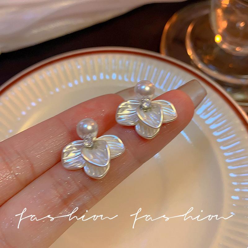 Французские Кремово-Белые Серьги-Гвоздики с Жемчугом Клевер Серьги Дизайн Серьги Аксессуары