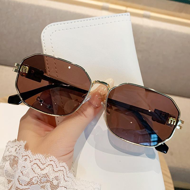 2025 Polygon Women's Fashion Sunglasses: Stylish Metal Frame with High-End Sun Protection.