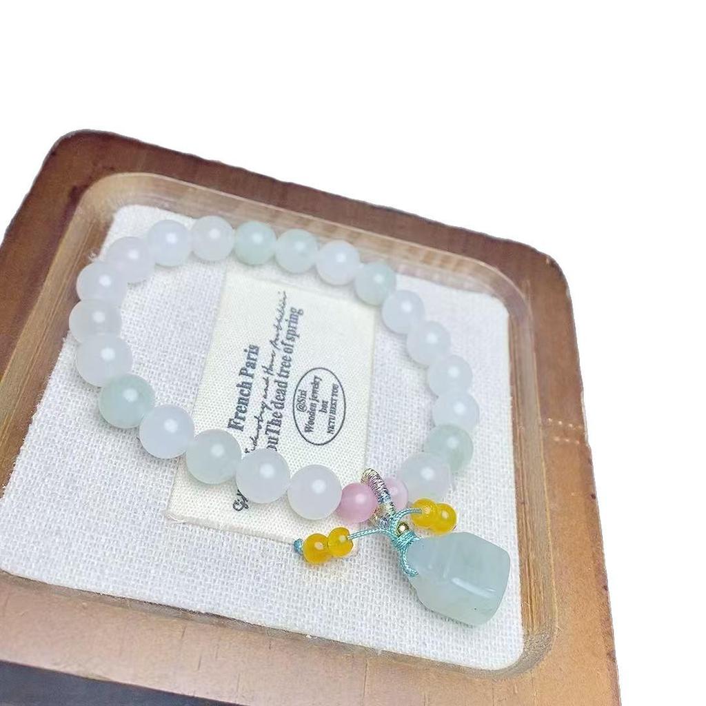 Tianshan Jade Wish-Fulfilling Ruyi Bracelet: Elegant, Unique Design for Women.