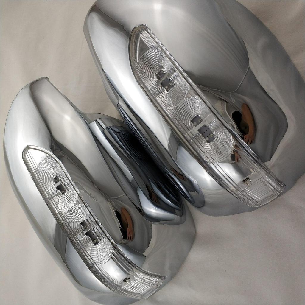 Carbon Fiber Rearview Mirror Cover with Light for 03-09 Prado 2700