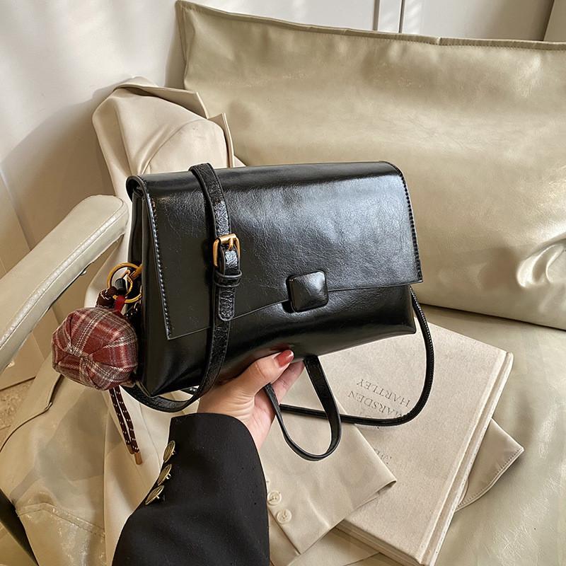 Ielgy Autumn Winter Retro Fashion All-Match Messenger Bag Super Hot One-Shoulder Underarm Small Square Bag