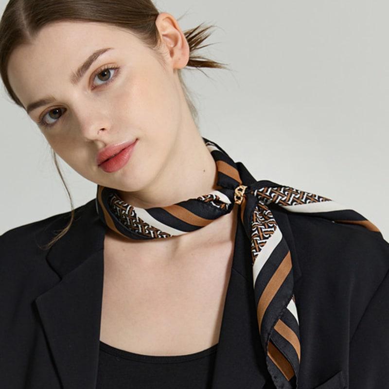 

RECLOW RECLOW LAND Signature R LOGO Scarf Brown FREE