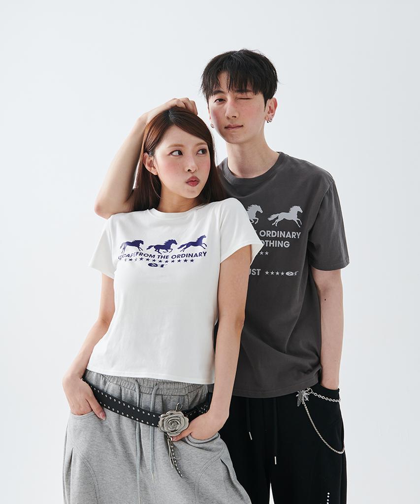 ESCAPEFROM [Escf X Hot Today] Stardust Horses Print Slim Fit Short Sleeve T-Shirt Ivory