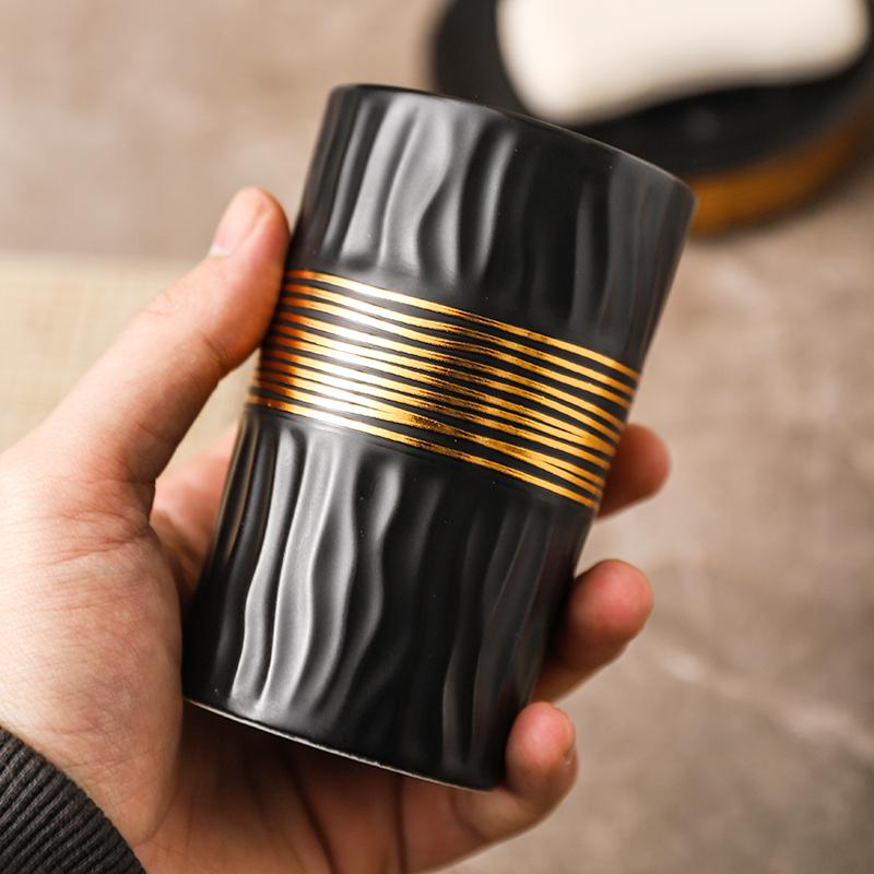 Schwarz Gold Keramik Lotion Flasche Badezimmer Zubehör Keramik Mundspülbecher Luxus Hotel Badezimmer Toilettenartikel Set Druckflasche