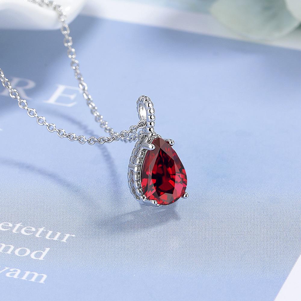 Romantic Holidays Water Drop Zircon Necklace Classic Single Teardrop Collarbone Chain Pear Pendant Necklace Female Gifts for Girlfriends