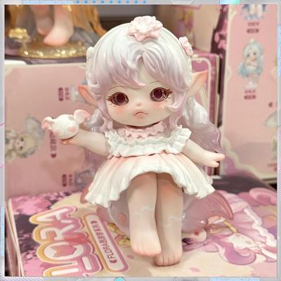 En Stock Flora Voyage vers l'Ouest Rêve Boîte Aveugle Authentique Tendance Mignonnes Poupées Figurines Ornements de Bureau Cadeaux Pour Filles