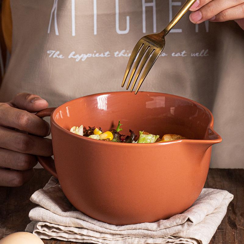 LePantry Ceramic Mixing & Measuring Bowl with Handle and Spout