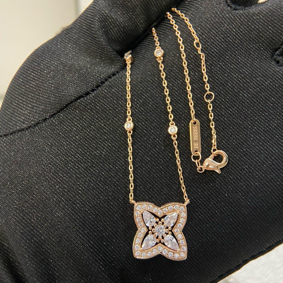 

2025 Shimmering Gold Clover Diamond Necklace - Luxe Minimalist Style for Women рожевий колір золота