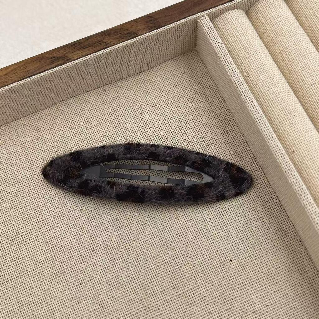 Korean Leopard Print Hair Clip for Babies - Forehead, Side Bangs, Back of Head Accessory for Autumn & Winter.