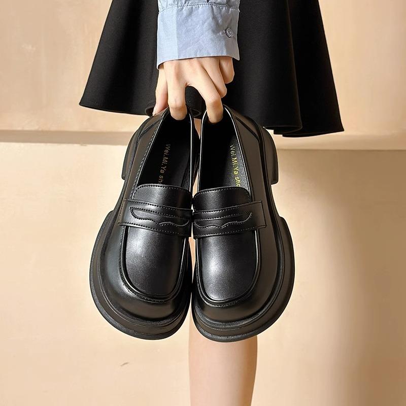 

Zhongjia~ Женские туфли-лодочки Весна 2025 Британский стиль Маленькие кожаные туфли Лоферы Универсальные черные Туфли Doudou на одной педали 40 чёрный