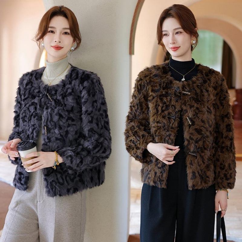 Mrs. Rich's High-end Leopard Print Fur Is Integrated, the New Casual Warm Women's Small Short Fur Jacket Is Explosive