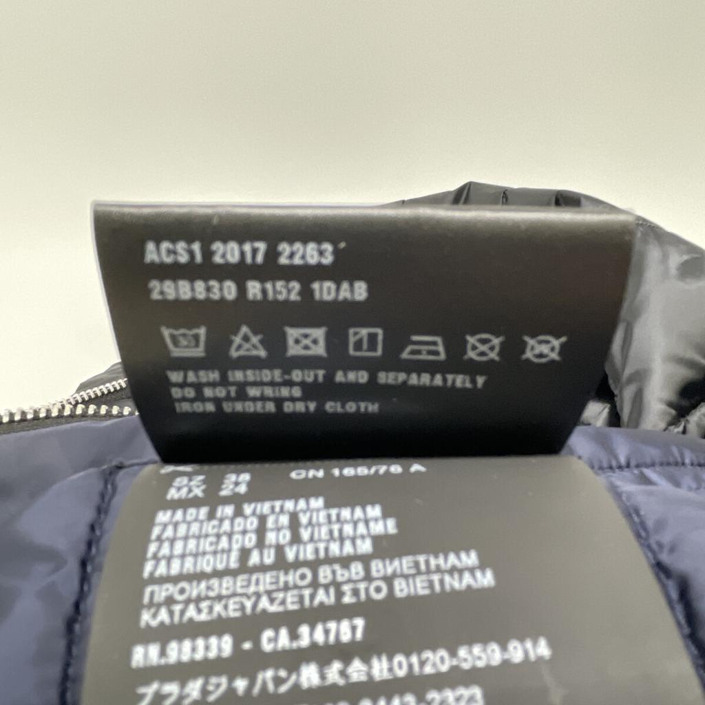 Prada 29B830 Black Triangle Plate Stand Collar Down Jacket Jacket 38 blackUsed