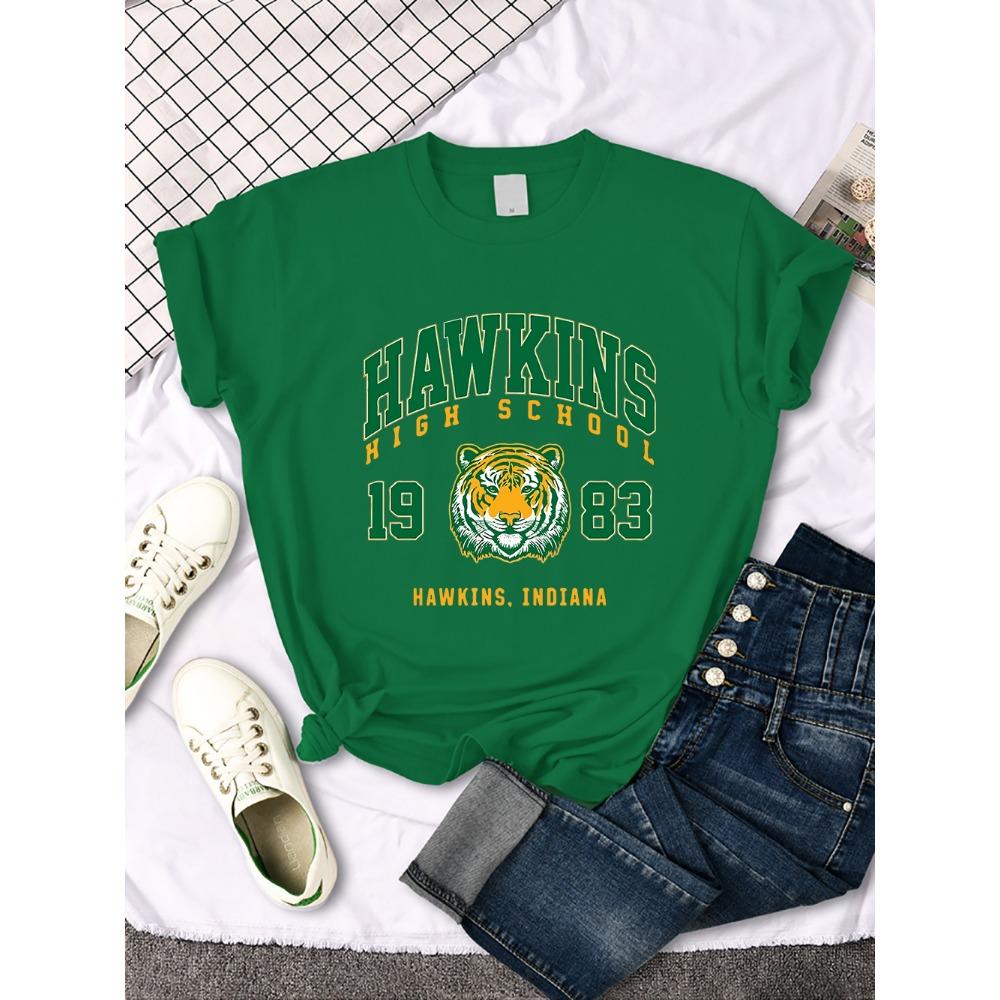 Camiseta Estampada Feminina Hawkins High School 1983 Nova Camiseta Harajuku Moda de Rua Streetwear Casual Gola Redonda Vestuário