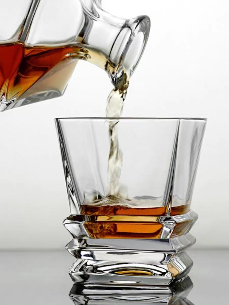 Whiskey Glass Cigar Holder Home Glass Bar Beer Glass Wine Glass European Creative Drinking Glasses