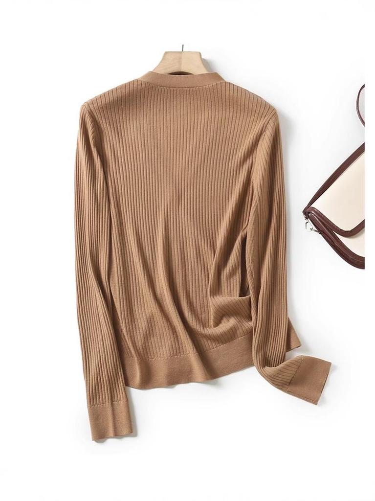 Machine washable seamless 100% wool V-neck women's base layer cardigan - elegant, slimming innerwear top BN675.