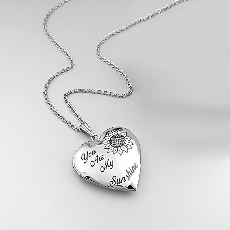 Heart-Shaped Openable Photo Pendant Necklace in Stainless Steel - Mother's Day Gift