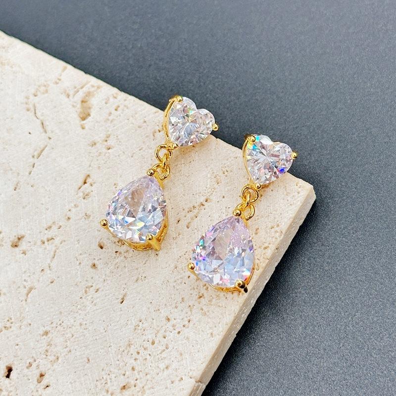 Design Water Drop Zircon Earrings Women S Premium Sense Love Stud Earrings золотой