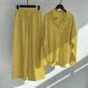 Completo estivo da donna in camicetta e pantaloni casual a due pezzi