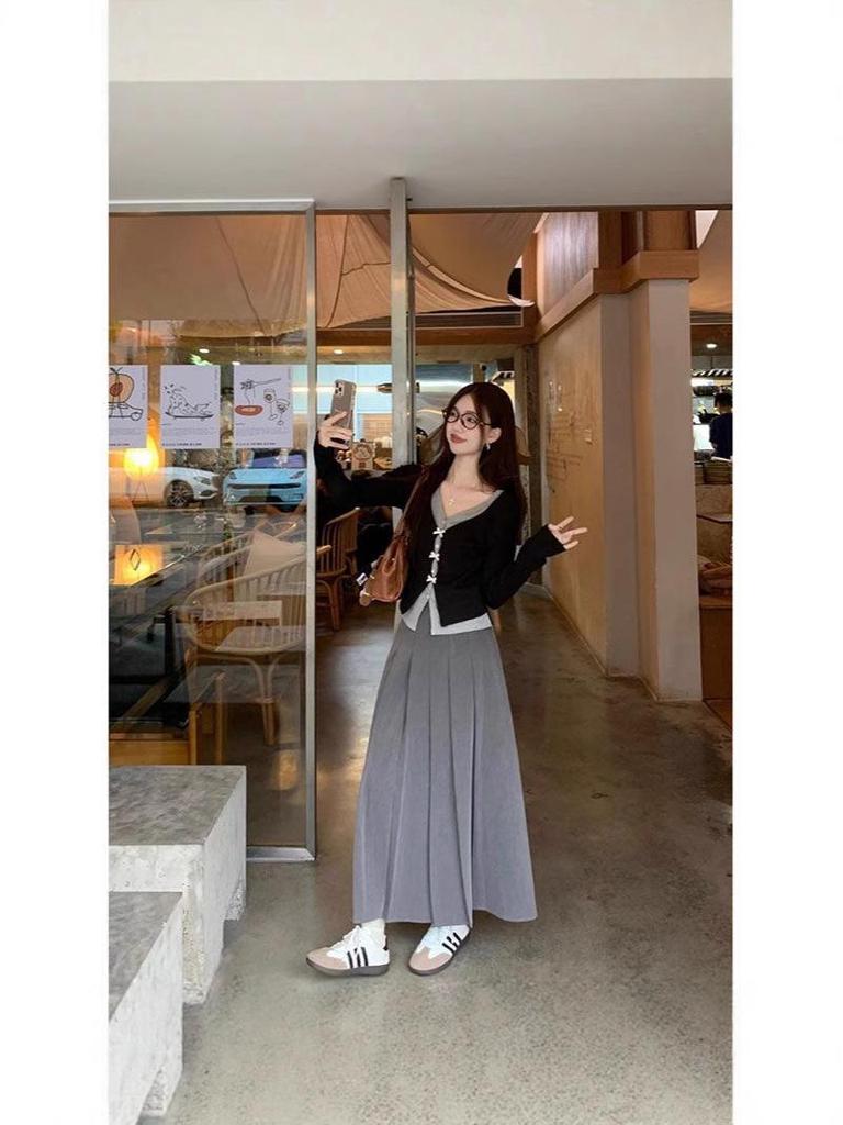 Reiner Süßer Mädchenstil: Zweiteiliges Langarm-T-Shirt & Halbkörperrock-Set für Damen