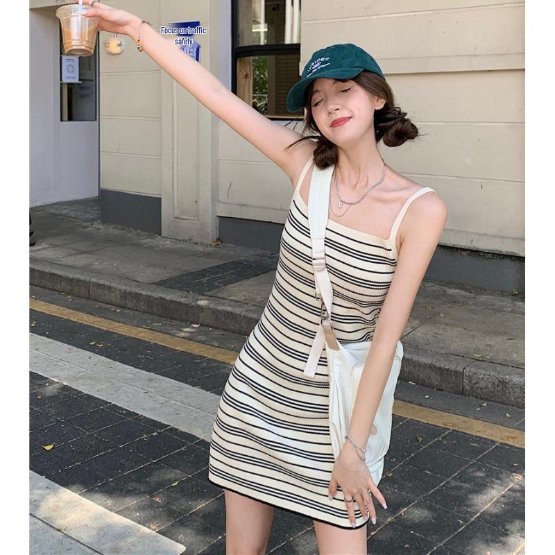 Women's 2026 French Striped Knit Bodycon Dress - Slimming, Waist-Cinching Midi Style for Summer