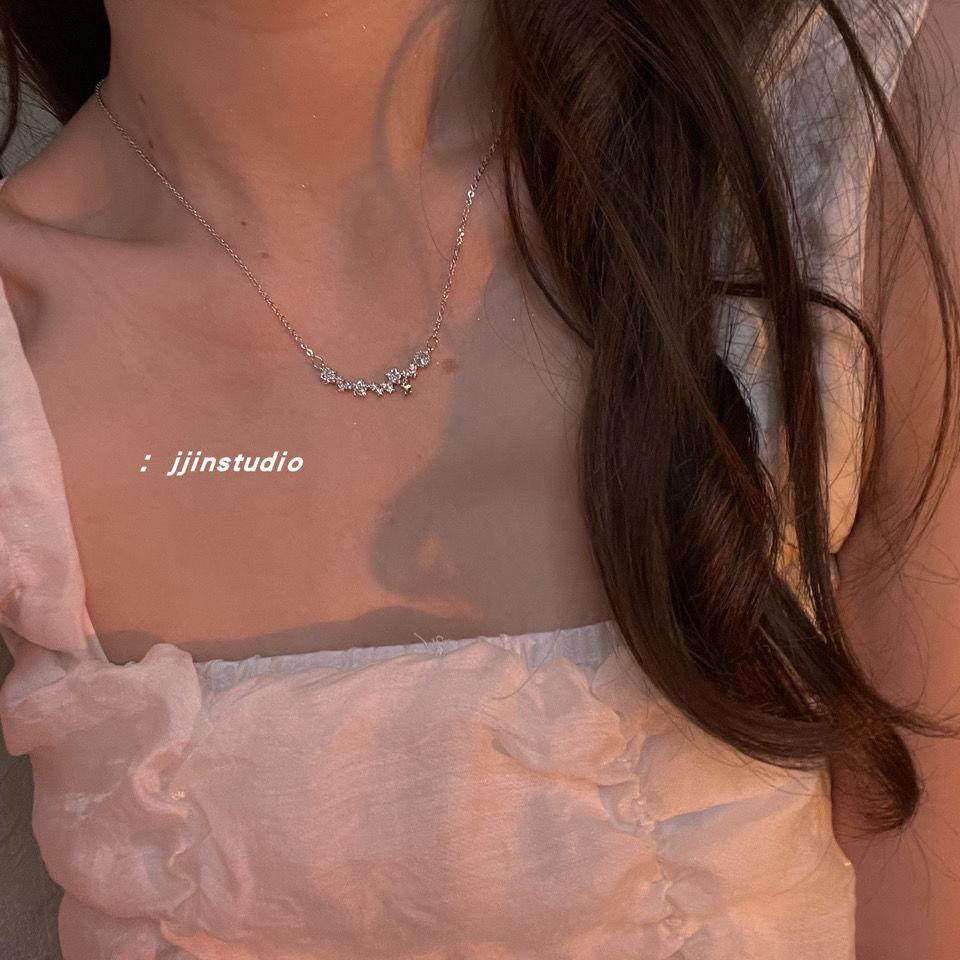 Exquisite full diamond star necklace female niche design high-end collarbone chain simple cold wind necklace
