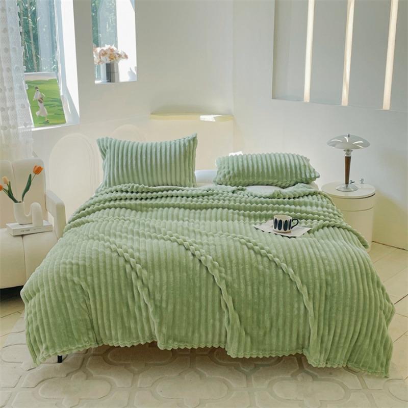 Solid color soft comfortable warm rabbit fur blanket spring and autumn blanket air conditioner blanket without pillowcase