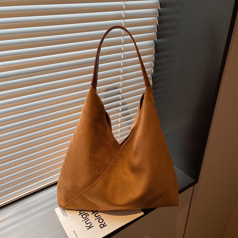 Exquisite and Versatile Fashionable Large-capacity Commuting Shoulder Handbag, High-end Sense 2025 Autumn New Women's Tote Bag