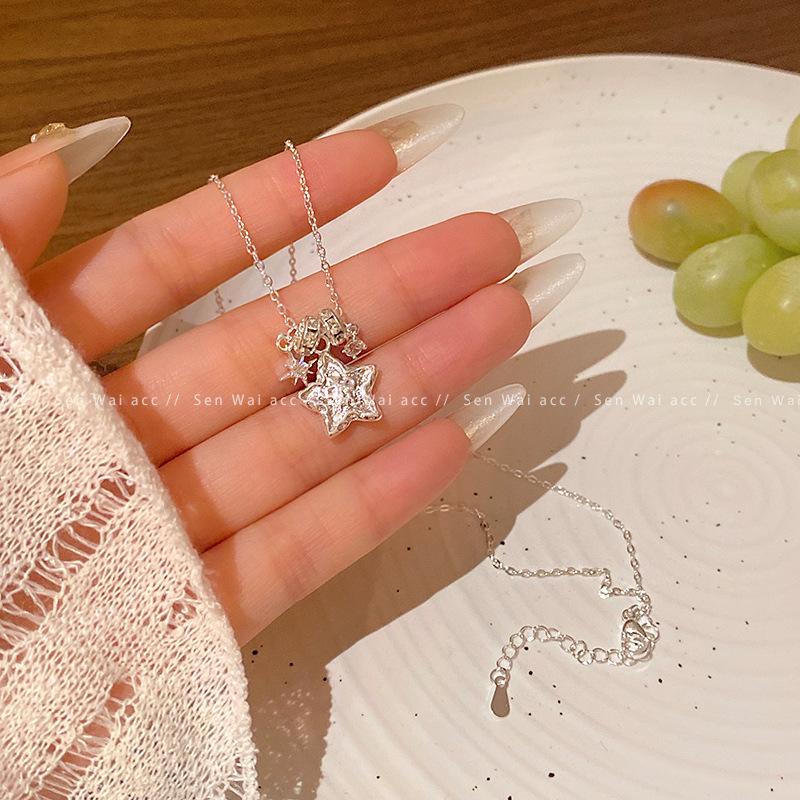 Koreansk söt pentagramhänge titanstålsmycke kvinnors lätta lyx nischad high-end nyckelbenskedja