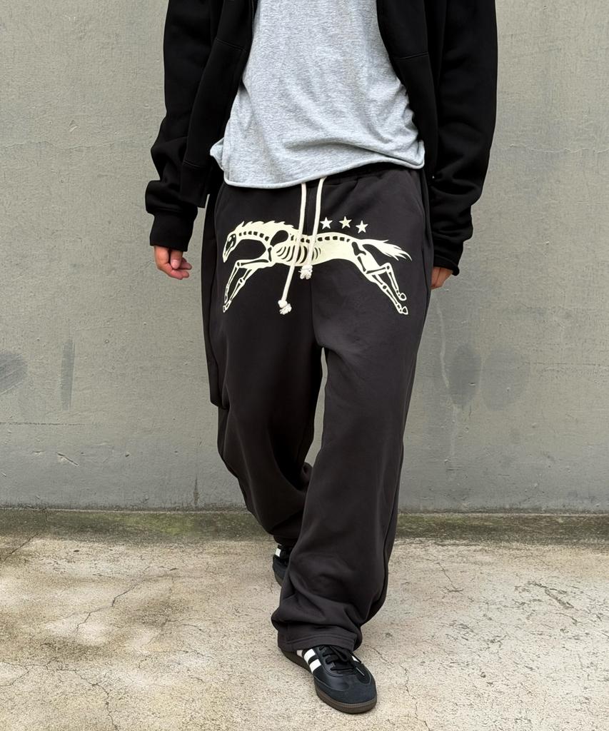 AMOU Bone Horse Sweat Pants Black