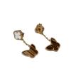 Pendientes de Botón de Nácar Natural de Trébol de Cuatro Hojas con Colgante de Mariposa y Diseño de Borla Pendientes Elegantes, Delicados y Versátiles para Mujer