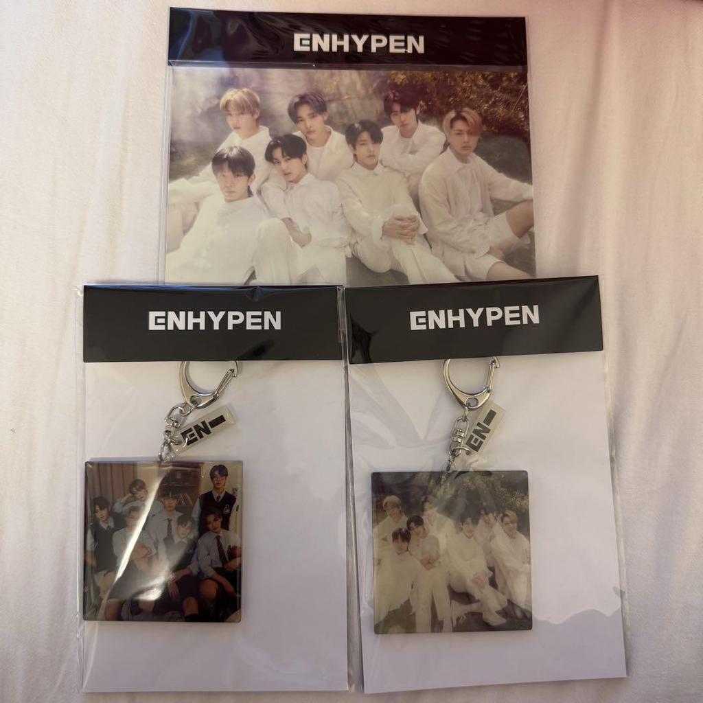 [USED] ENHYPEN Postcard Set & Group Keychain (Blue White)
