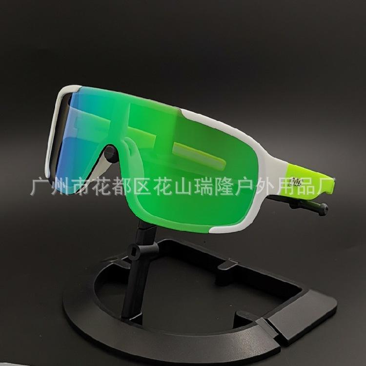 Own a large quantity POC Cycling glasses, outdoor running sports, road bike equipment with accessories