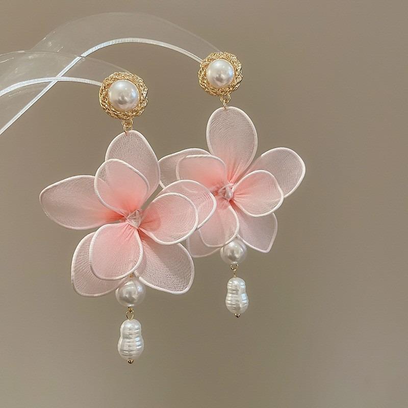 Silver Needle with Diamond Fabric, Flower Fringed Earrings, Sweet and Gentle Stud Earrings, Femininity, Versatile Earrings, Niche and High-end Sense