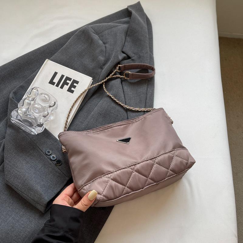 2025 New Versatile Women's Shoulder Bag Chain Women's Bag Large Capacity Rhombus Crossbody Bag Wandering Tote Bucket Bag