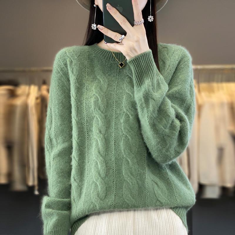 2023 Women's Wool Cable Knit Sweater: Loose, Warm, Round Neck, Slimming Fit for Autumn/Winter