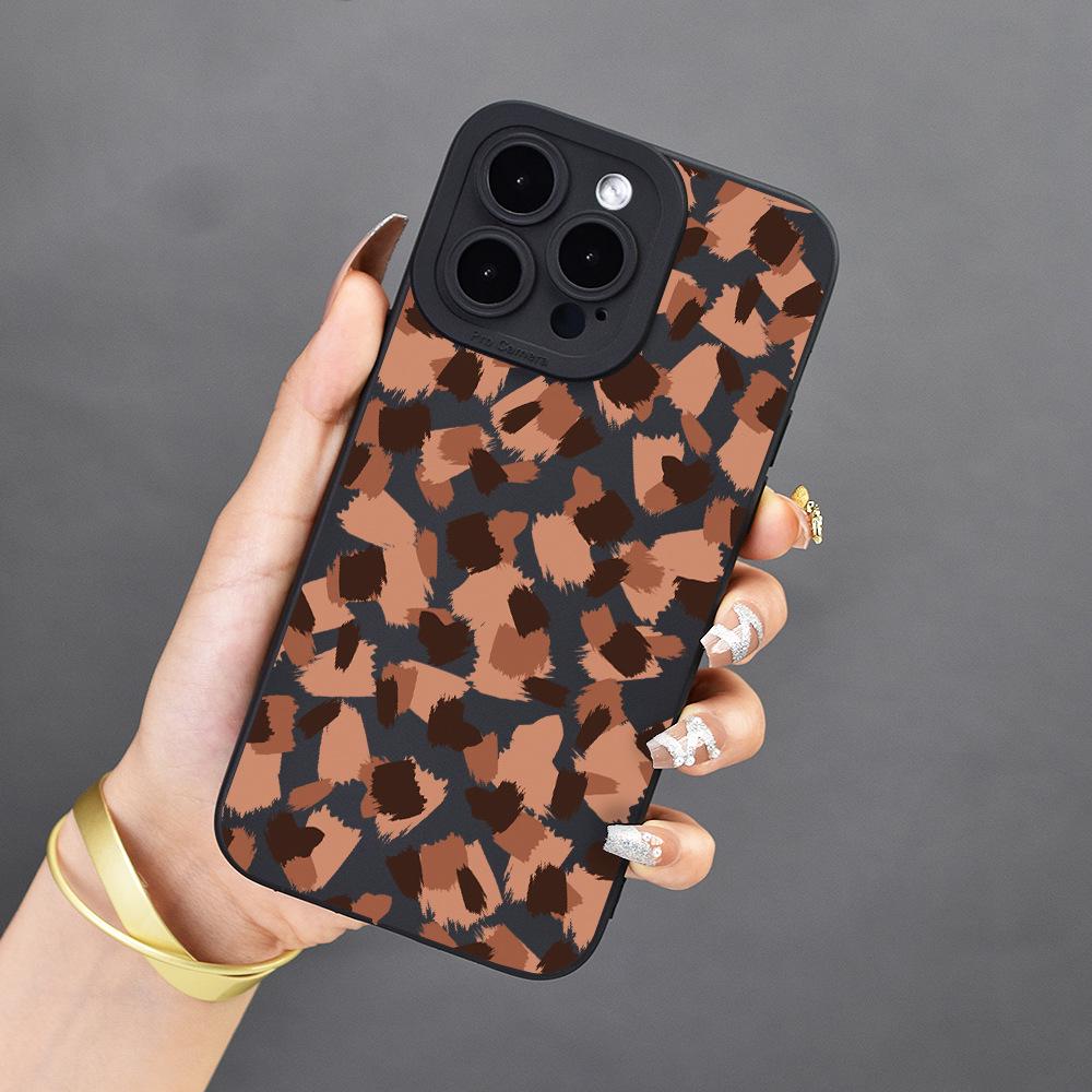 

Мягкий чехол-накладка с леопардовым принтом для Apple iPhone 15 iPhone 12 Pro чёрный