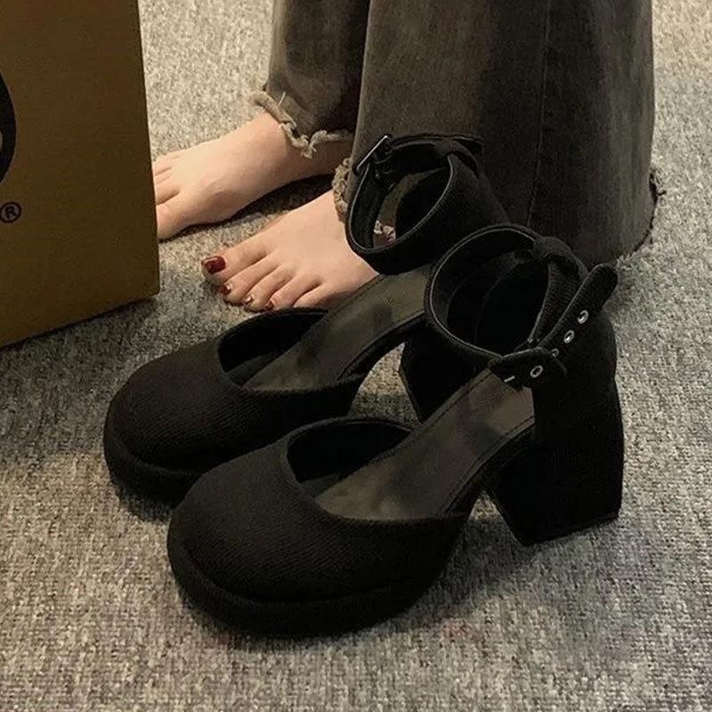 Mode wasserdichte Tisch dicker Absatz hohle lässige einzelne Schuhe Damen 2025 Sommer neu kleiner hoher Absatz Mary Jane Sandalen