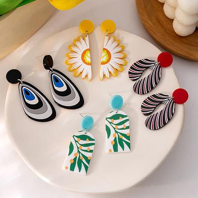 Small Daisy Flower Acrylic Earrings, Simple Design Irregular Earrings Contrasting Color Earrings Women