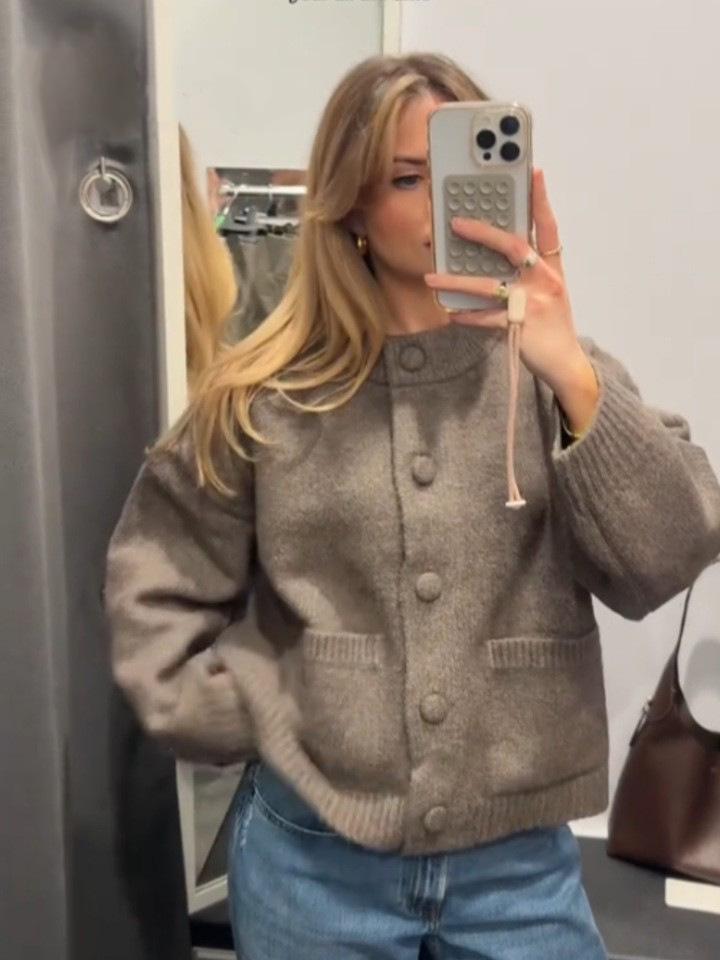 European-American Women's Single-Breasted Crew Neck Knitted Cardigan Sweater - Autumn 2025 Collection