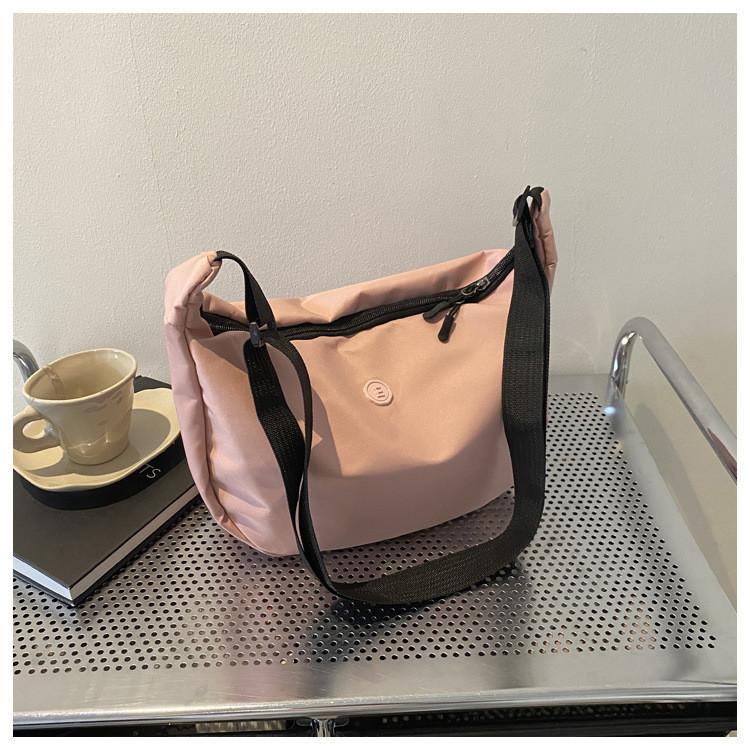 

Elegant Modern Simple Design Women s Nylon Shoulder Bag With Box Shape And Versatile Colors рожевий