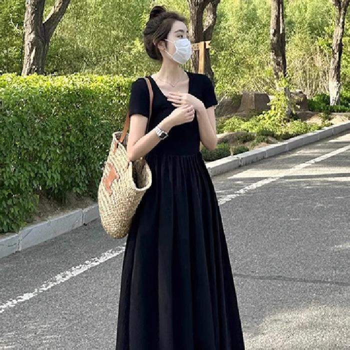 Early Spring Hepburn Style Black Dress Women's Summer 2026 Women's Clothing New French Temperament Slim Dress