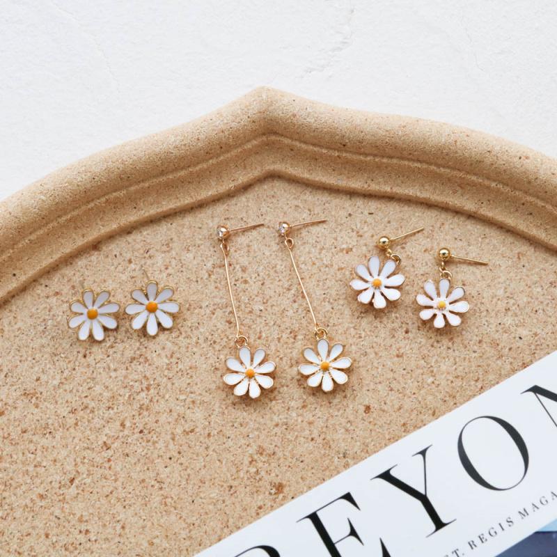 Cute Small Flowers Drop Earrings For Women Sweet Fashion Korean Daisy Sunflower Female Pendant Ear Gifts Jewelry