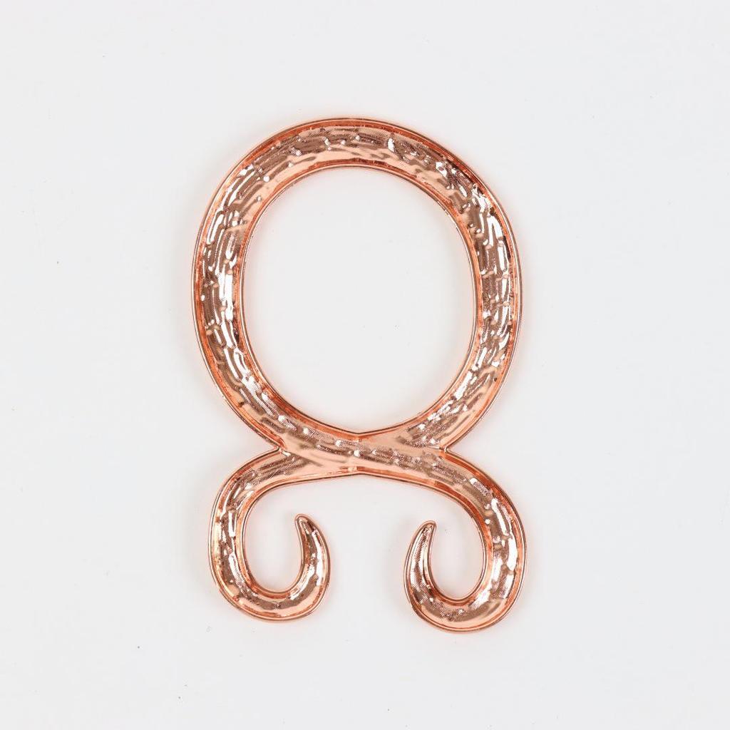 Serpentinenförmiger nordischer mittelalterlich-renaissancezeitlicher Webgürtel mit dekorativer Taillenkette