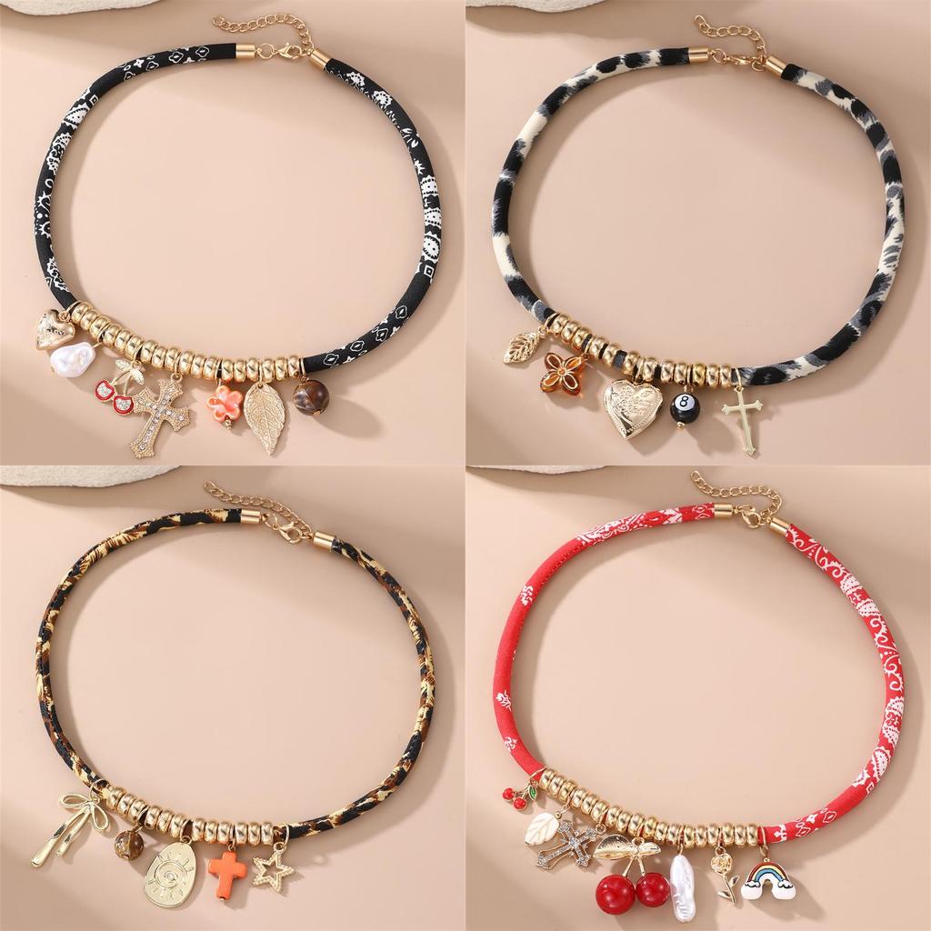 Punk Geometric Heart Bow Pendant Necklace For Women With Zinc Alloy Chain