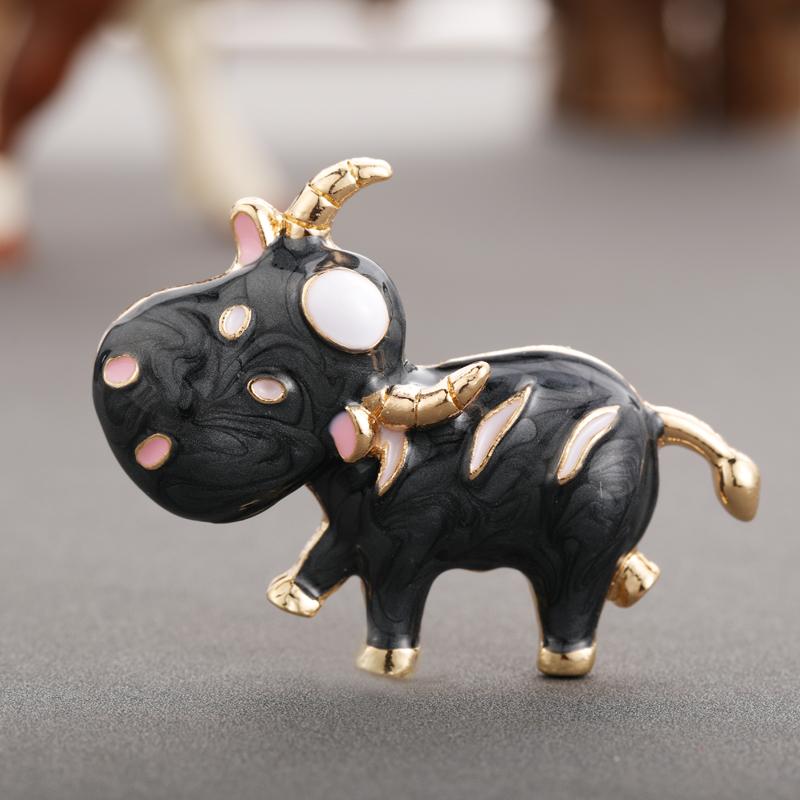 Blucome Latest Lovely Milk Cow Shape Brooch Zircon Animal Jewelry for Children Collar Scarf Pins