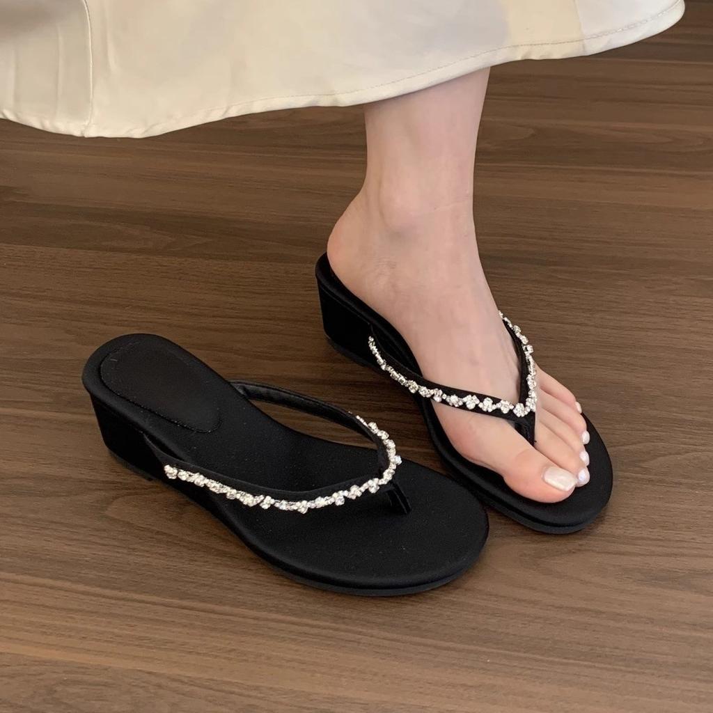 Keilabsatz High Heel Zehensteg-Sandalen Feenschuhe tragen 2025 Sommer Strass Französisch Silber Sandalen