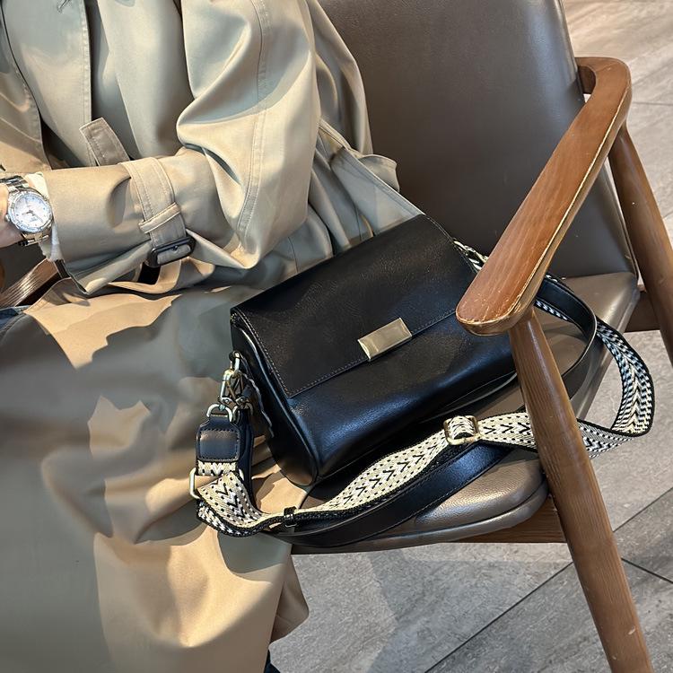 2026 Women s Genuine Leather Retro Underarm Messenger Bag - Fashionable Niche Shoulder Bag чёрный