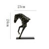 Creative Resin Horse Ornament with Base Vintage Animal Sculpture Craft Living Room Office Horse Ornament Home Decoration Gift