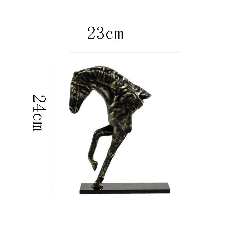 Creative Resin Horse Ornament with Base Vintage Animal Sculpture Craft Living Room Office Horse Ornament Home Decoration Gift