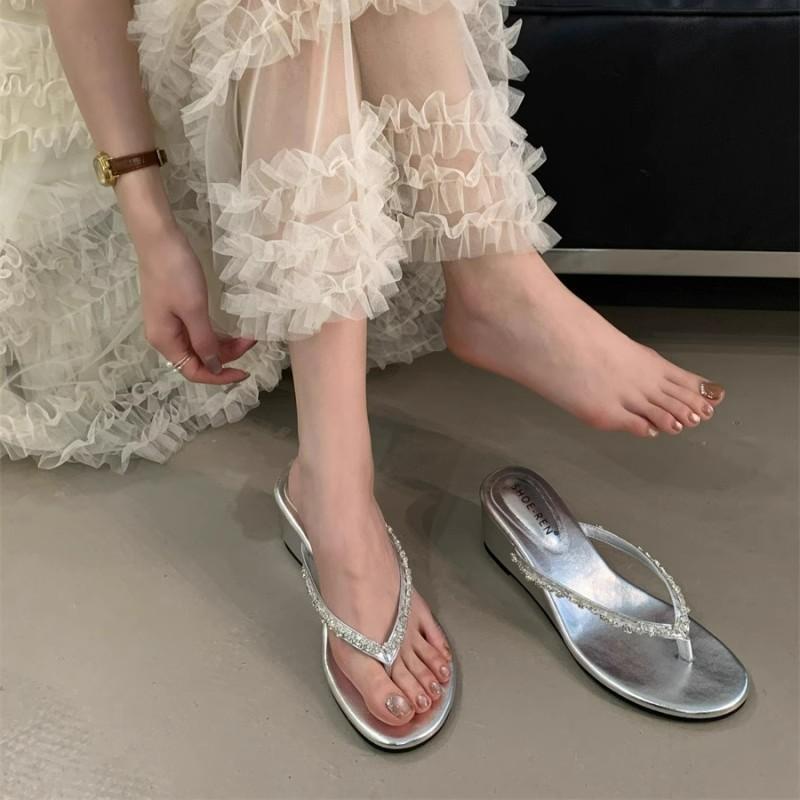Rhinestone with sloping heel flip-flops female summer casual wear holiday beach temperament fashionable cool slippers
